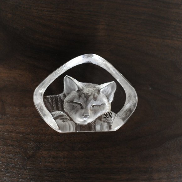 Sleeping Cat Crystal Paperweight - Picture 2 of 4